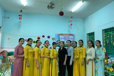 Hội thi”Tự làm và sử dụng đồ dùng dạy học” cấp trường năm học 2023-2024